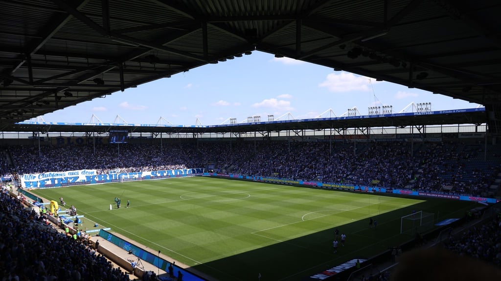 Auch in der hintersten Ecke des Magdeburger Stadions soll die Soundqualität künftig optimal sein.