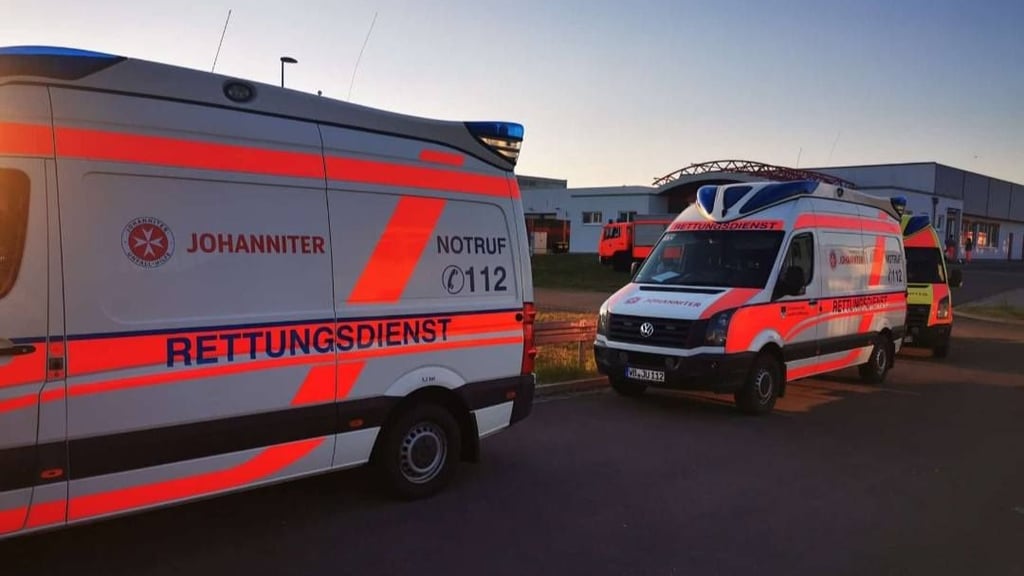 Insgesamt 30 Einsatzkräfte trainieren drei Stunden lang für den Notfall.