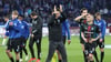 Der 1. FC Magdeburg bedankt sich bei den rund 15.000 mitgereisten Fans nach dem 1:1 im Berliner Olympiastadion.