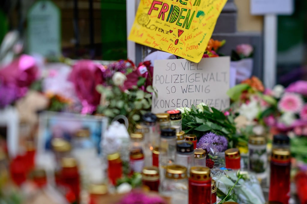 Die Anteilnahme nach den tödlichen Schüssen aus einer Polizeiwaffe auf den 21 Jahre alten Lorenz in Oldenburg ist groß.