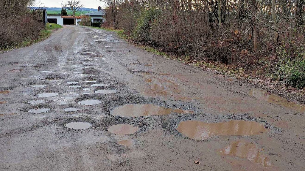 In Aschersleben wird jedes Jahr viel Geld für die Unterhaltung unbefestigter Straßen ausgegeben. Trotzdem ist der Zustand oftmals katastrophal.