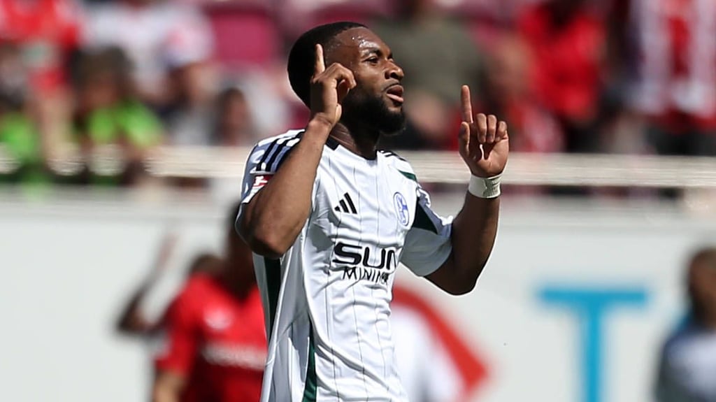Moussa Sylla vom FC Schalke hat noch Außenseiterchancen auf die Torjäger-Kanone und war zuletzt gut in Form.