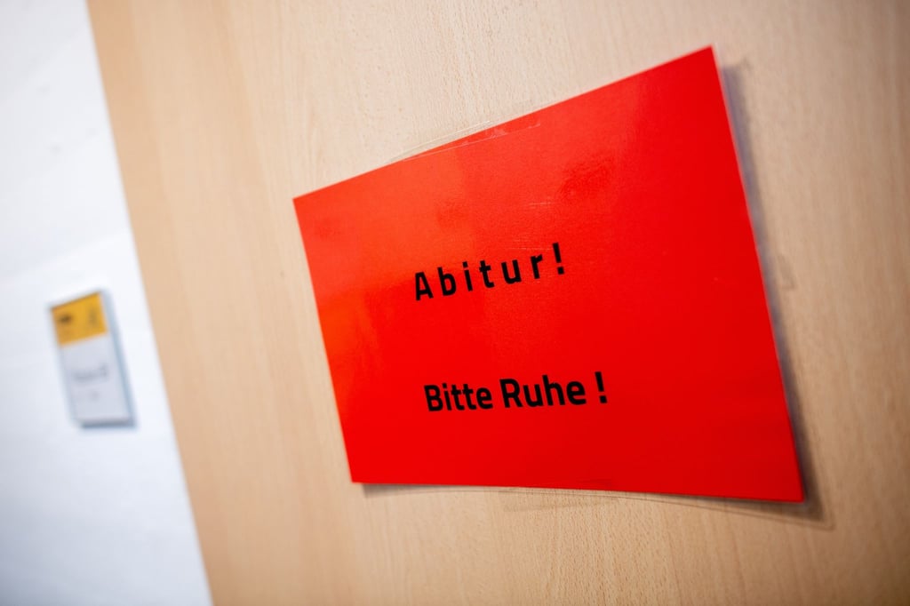 Für viele Thüringer Schülerinnen und Schüler beginnt die Prüfungszeit. (Symbolbild)