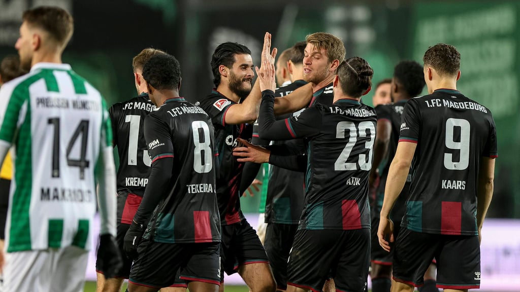 Der 1. FC Magdeburg kann mit einem Heimsieg gegen Preußen Münster schon am Freitagabend Platz drei in der Tabelle verteidigen. Wie spielt die Konkurrenz im Aufstiegsrennen?