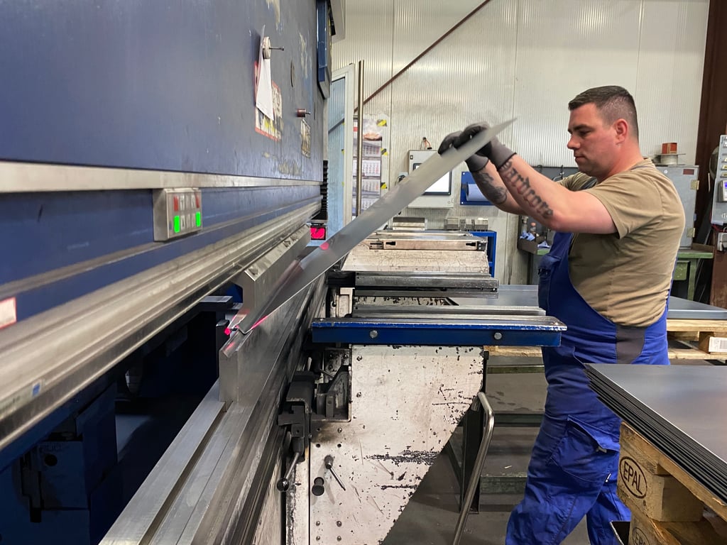 Der Athenstedter Sascha Göring absolviert eine Ausbildung zum Konstruktionsmechaniker bei der Firma Bauer in Halberstadt.
