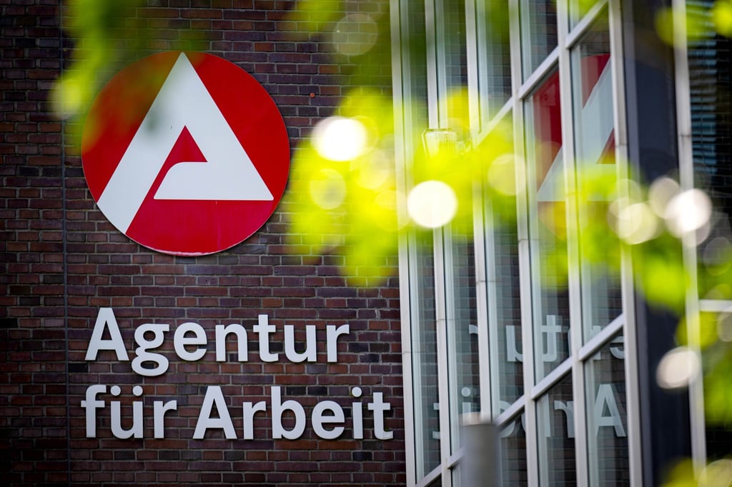 Die Arbeitslosigkeit ist im April in Thüringen gesunken. (Archivbild)