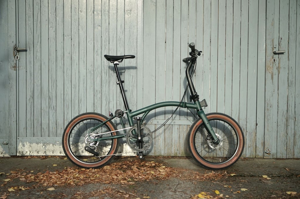 Auf den ersten Blick als ein Brompton zu erkennen: die neue G-Line mit altbekannter Rahmengeometrie, aber auf 20-Zoll-Laufrädern unterwegs.