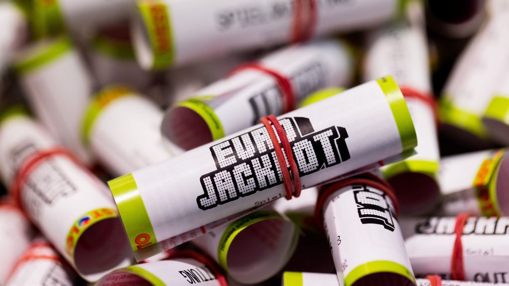 Im Landkreis Wittenberg hat ein Lottospieler beim Eurojackpot im April 2024 mehr als 250.000 Euro gewonnen. Noch hat er die Summe nicht abgeholt: Ist der Tippschein verloren gegangen?