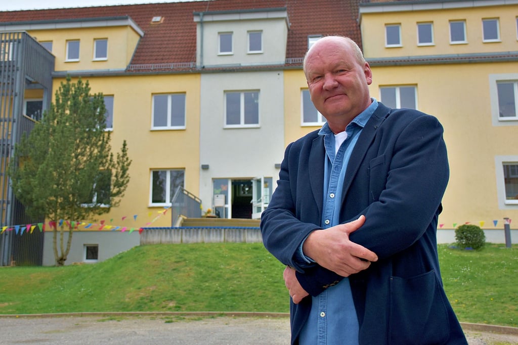 Torsten Pöhlitz ist in Kayna geboren und unterrichtet jetzt die Grundschüler in seinem Heimatort in Sport und Mathematik.