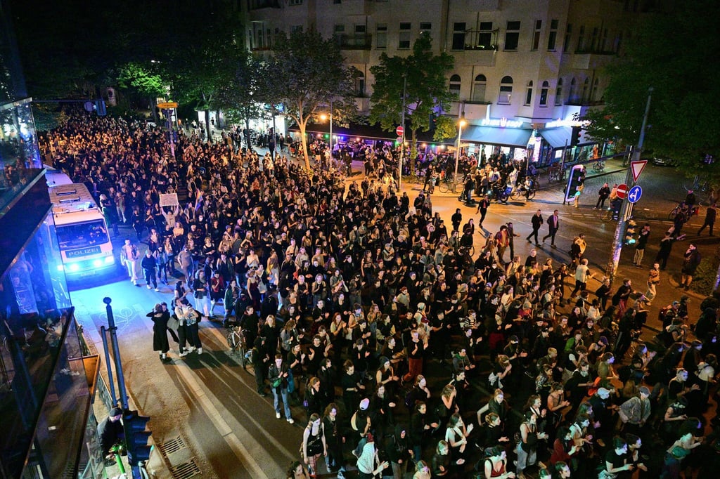 Demozug von „Take back the Night“ im Bezirk Friedrichshain. Laut Polizei war es seit Jahren nicht so ruhig in einer Walpurgisnacht.
