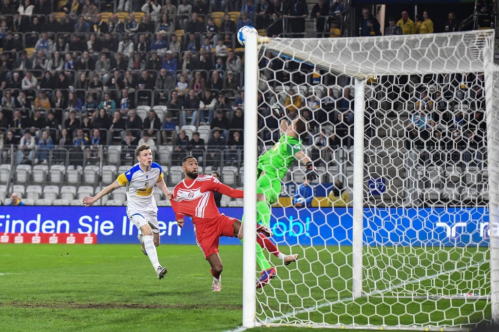 Cyrill Akono stand zuletzt beim 0:2 in Jena für den HFC auf dem Platz.