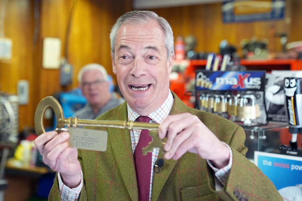 Der Brexit-Vorkämpfer und Chef der rechtspopulistischen Partei Reform UK, Nigel Farage, träumt bereits vom Schlüssel zum Regierungssitz 10 Downing Street. (Archivbild)