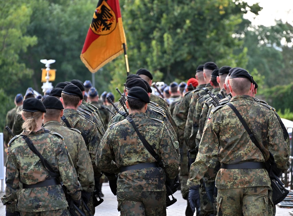 Die Landesregierung will mehr Zusammenarbeit mit der Bundeswehr. (Symbolbild)