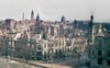 Die schwersten Luftangriffe auf Dessau fanden am 7. März 1945 statt. Ein Großteil der Stadt wurde zerstört, tausende Menschen starben. 