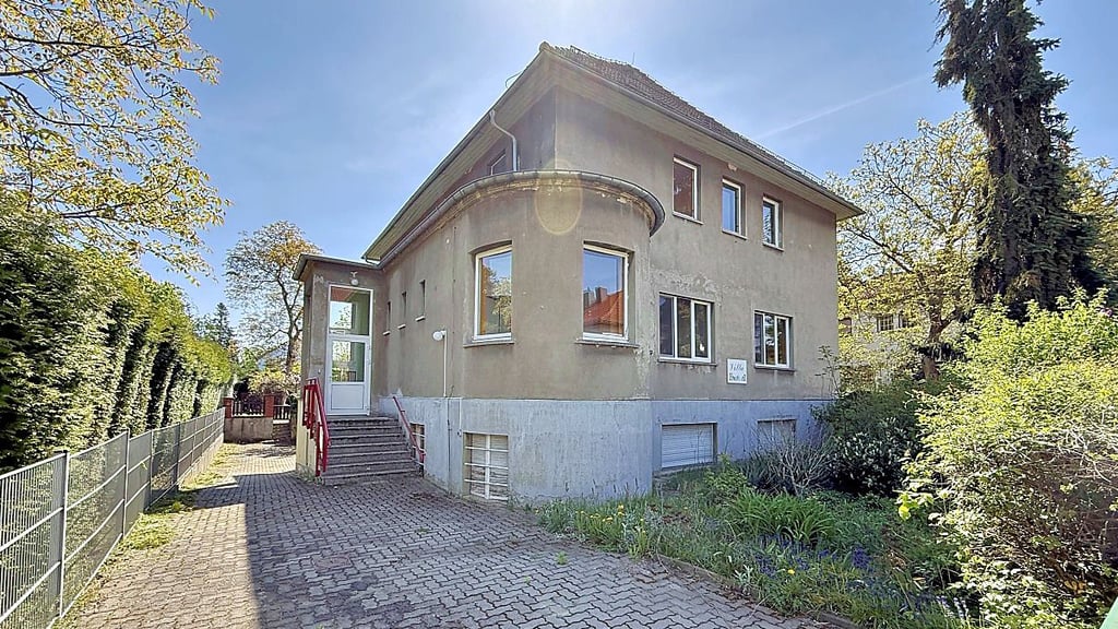 Die ehemalige Kita „Villa Kunterbunt“ in Dessau-Roßlau soll verkauft werden.