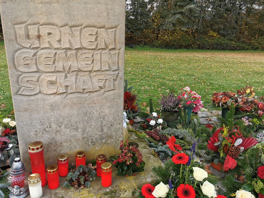 Ein Urnengemeinschaftsgrab auf dem Salzwedel Perver Friedhof.