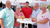 Das Kaliwerk prägte ihr Leben: Wolfgang und Ursula Schön (v.l.),  Horst und Monika Hübner. Anton Melament (Mitte) ist ihnen dankbar.