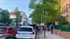 Morgen für Morgen halten viele Autos auf der Gustav-Petri-Straße in Wernigerode: Eltern liefern ihre Kinder an der Diesterweg-Grundschule ab.