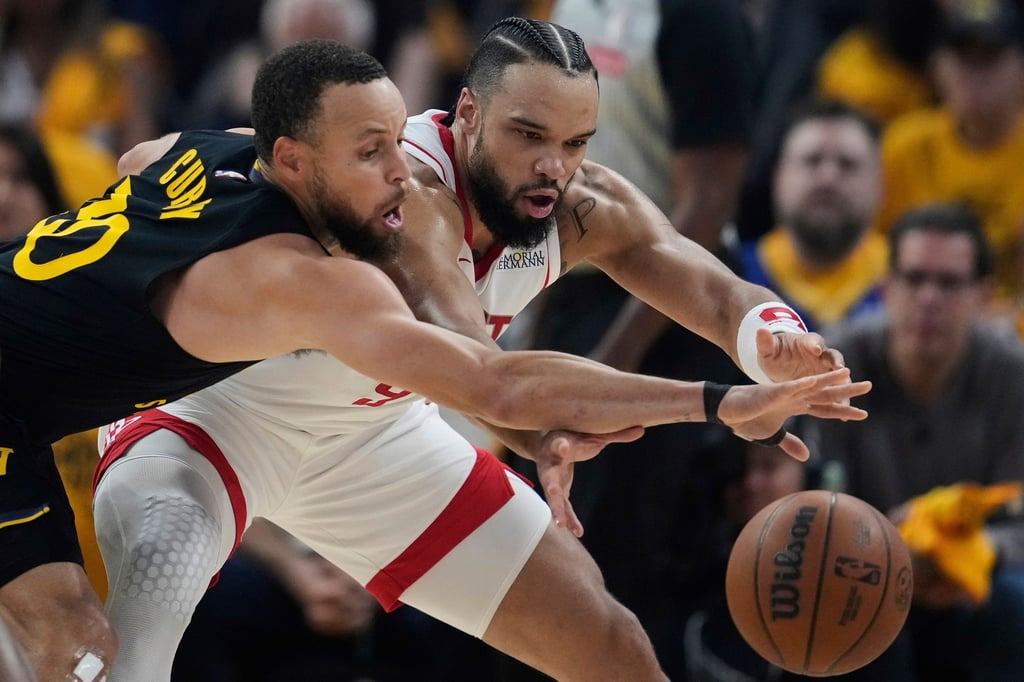 Stephen Curry (l.) kam auf 29 Punkte.