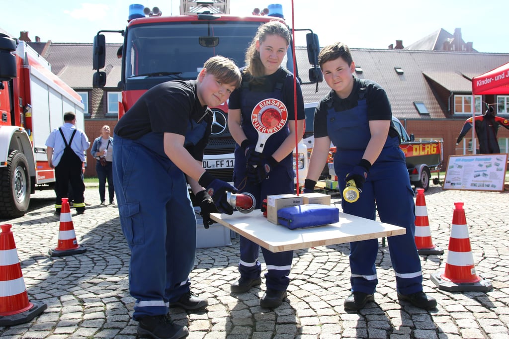 Geschicklichkeit ist beim Wettbewerb der Jugendfeuerwehr gefragt.