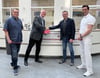 Stefan Teichmann und Uwe Leicht, Betriebsleitung Johanniter-Stift im Altstadtquartier,  Uwe Joneck und Dr. med. Stephan Dalicho, Geschäftsführung MVZ „Im Altstadtquartier“ (v. l.) besiegeln per Handschlag die Kooperation. 
