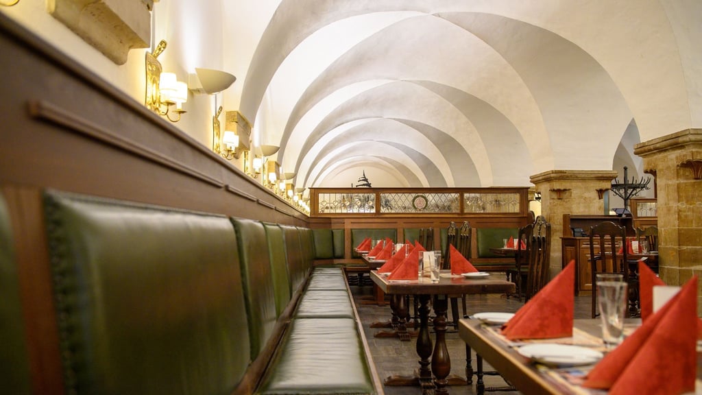 So sah der Ratskeller in Magdeburg zuletzt aus. Ein neuer Pächter will das Restaurant umgestalten.