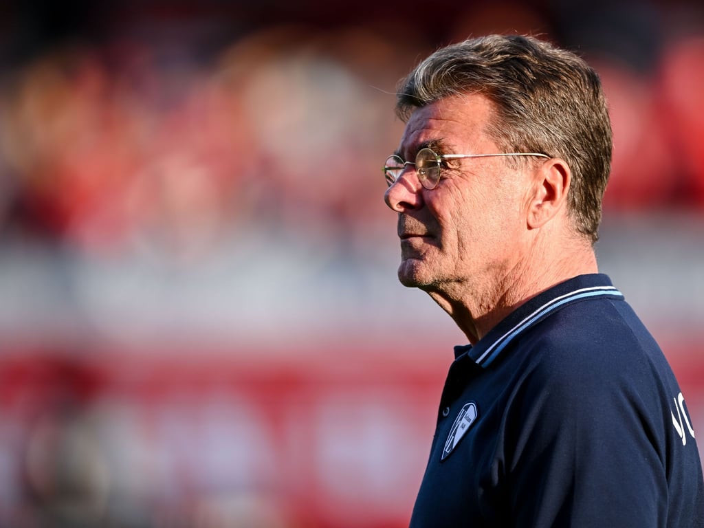 Dieter Hecking bleibt auch im Falle eines Abstiegs beim VfL Bochum.