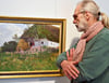 Kunstsammler Konrad Mahlfeld vor dem Gemälde „Spätsommertag am Dornenhaus“ von Paul Müller-Kaempff aus dem Jahr 1895.