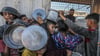 Im abgeriegelten Gazastreifen fehlt es an Lebensmitteln, Wasser und Medikamenten. (Archivbild)