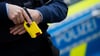 Die Beamten setzten einen Taser ein, um die Frau, die sich in einem psychischen Ausnahmezustand befand, aufzuhalten. (Symbolbild)