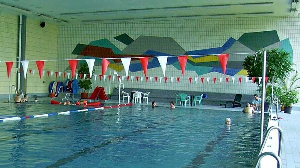 Wie sollen die Eintrittspreise für Feuerwehrleute in die Genthiner Schwimmhalle gergelt werden?