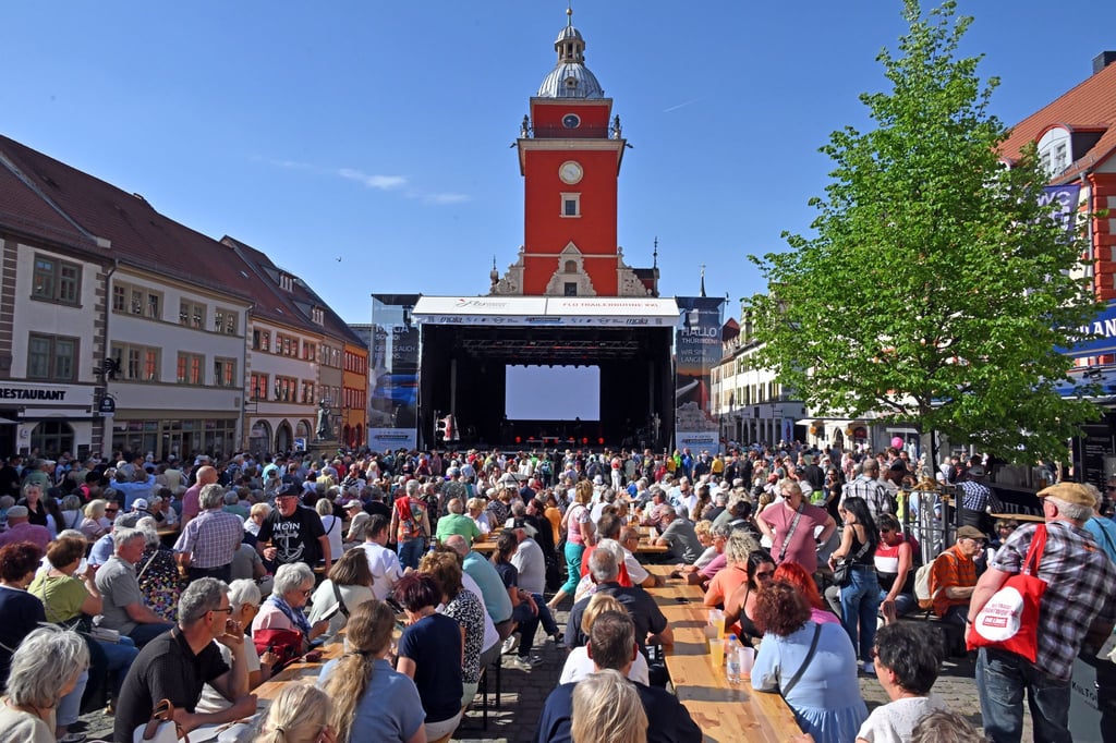 Der große Festumzug ist einer der Höhepunkte des Landesfestes. (Archivbild)