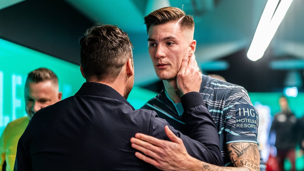 Zsolt Löw und Benjamin Sesko (r.).