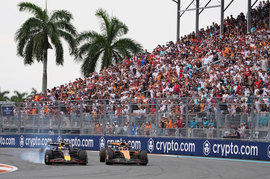Oscar Piastri (r) ist der Mann der Stunde in der Formel 1.