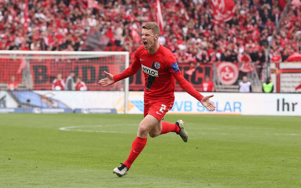 Die SV Elversberg stürmte mit einem Auswärtssieg beim 1. FC Nürnberg auf Rang drei der 2. Bundesliga und hat nach 32 Spieltagen zwei Punkte Vorsprung auf den 1. FC Magdeburg..