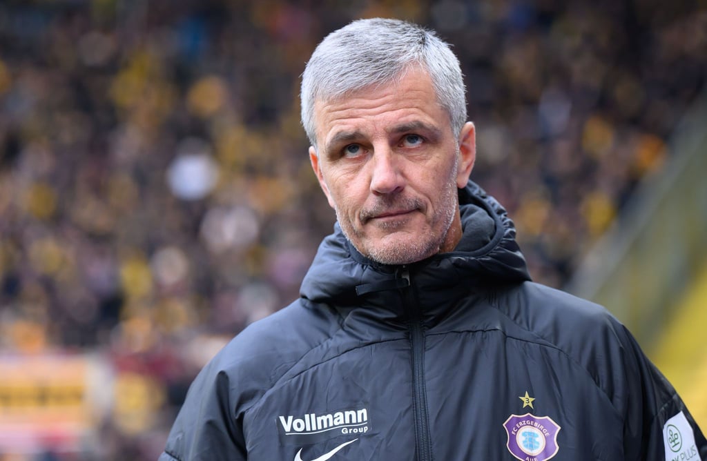 Aue-Trainer Jens Härtel kann nach dem Klassenerhalt nach vorn blicken.