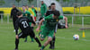 Gino Zöbisch (rechts) und der TSV Grün-Weiß Kleinmühlingen/Zens sicherten sich mit dem Derbysieg gegen den SV Wolmirsleben/Unseburg/Tarthun um Tim Pflug den Klassenerhalt.