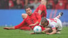 Fraß Gras: Xavi Simons gegen Leon Goretzka.