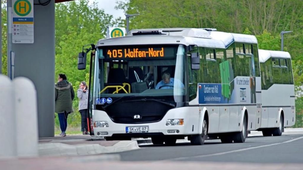 Die Buslinien 405 und 406 können zum Jubiläumsfest von Wolfen kostenfrei genutzt werden.