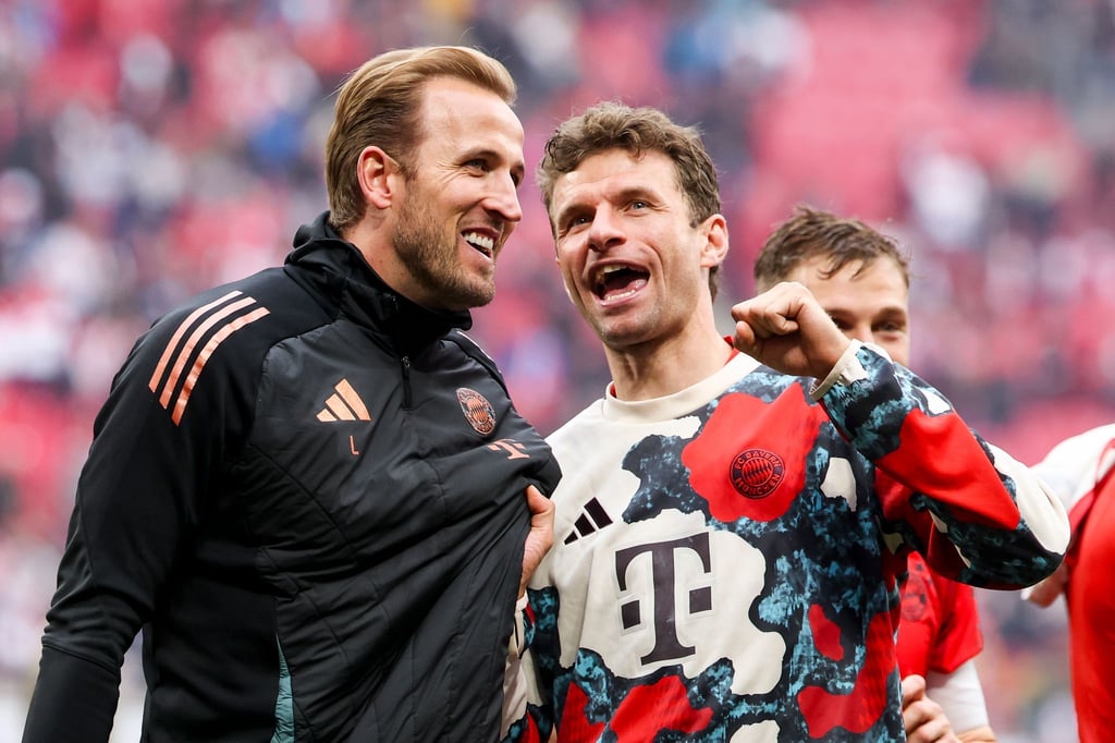 Harry Kane und Thomas Müller freuen sich nach ihrer ersten Meisterfeier auf ein weiteres besonderes Wochenende.