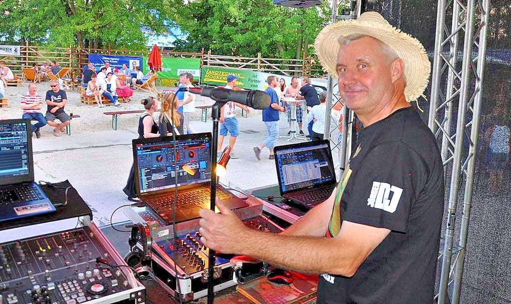 DJ Jürgen alias Jürgen Werner hat seine DJ-Leidenschaft schon in den frühen 80er Jahren entdeckt.