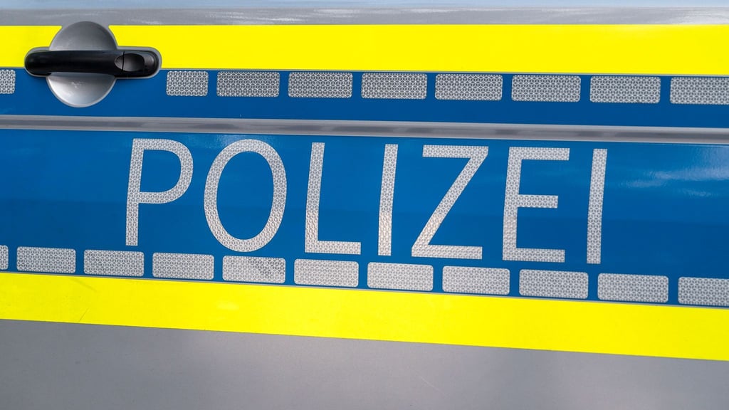 Ein Motorradfahrer wurde bei einem Unfall in der Dodendorfer Straße in Magdeburg schwer verletzt.