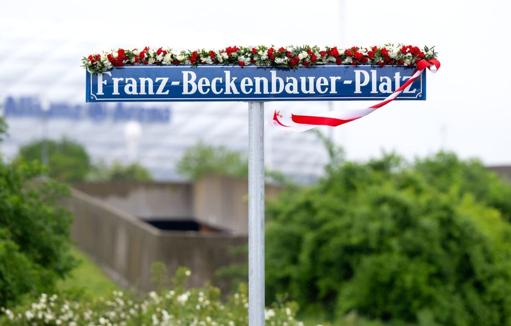 Franz Beckenbauer hat nun auch seinen eigenen Platz bekommen.