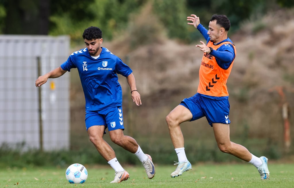 Am Nachmittag absolvierten die Blau-Weißen um Abu-Bekir El-Zein (l.) und Falko Michel das erste Training der Woche.