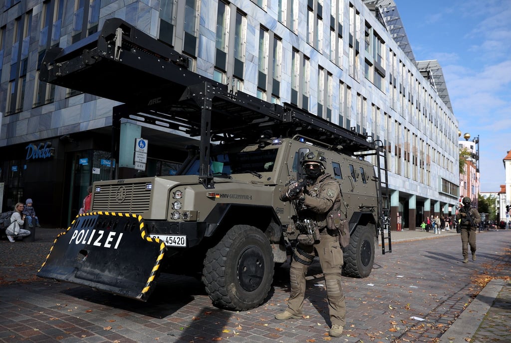 Das Spezialeinsatzkommando der Polizei wurde im vergangenen Jahr zu 106 Einsätzen gerufen. Hier beim Polizei-Aktionstag in Magdeburg. (Archivbild)