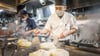 Okonomiyaki ist ein japanisches Gericht. Okonomi bedeutet „was du magst“, yaki bedeutet „gebraten“ oder „gegrillt“. Traditionell wird Okonomiyaki am Tisch auf einer heißen Eisenplatte mit einem Spatel gebraten.