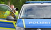 Alles im Blick hatten gestern die Beamten der Polizeiinspektion Stendal und ihre Kollegen vom Zoll und BALM auf dem Parkplatz „Langer Heinrich“ an der Bundesstraße 71 zwischen Wiepke und Kakerbeck. Im Rahmen der  Roadpol-Kontrollwoche liegt ihr Fokus auf dem gewerblichen Verkehr. Kontrolliert wurden Vorschriften der Verkehrssicherheit.