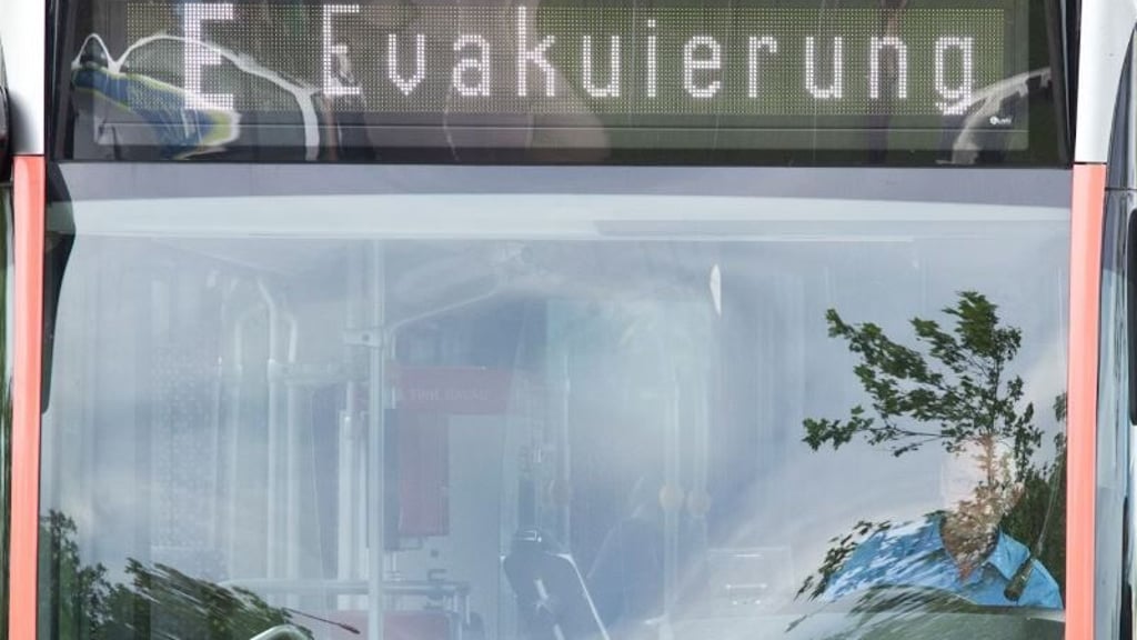 Ein Bus war in Hettstedt im Einsatz. In der Novalisstraße wurden 22 Menschen evakuiert.