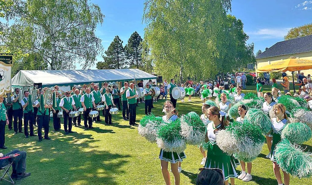 Wenn der Schweinitzer Spielmannszug mit seinen Cheerleadern auftritt, begeistert dies stets die Zuschauer und Zuhörer.
