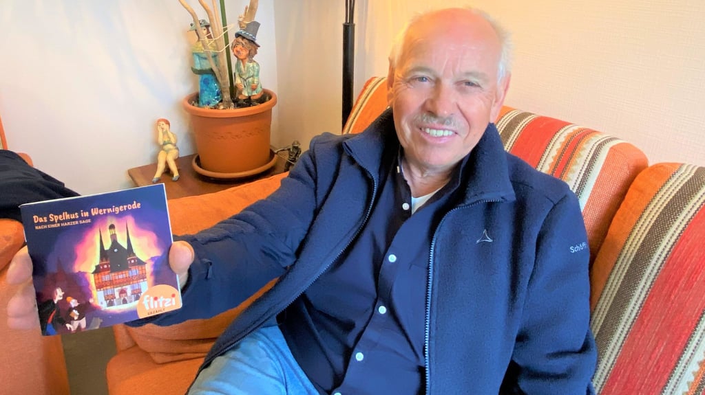 Ulrich Hardam präsentiert sein neues Flitzi-Heft "Das Spelhus in Wernigerode - Nach einer Harzer Sage".